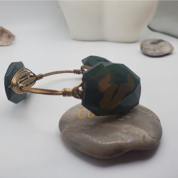 Taurus emerald green stone wire wrapped bracelet boutique - Picture 1 of 3